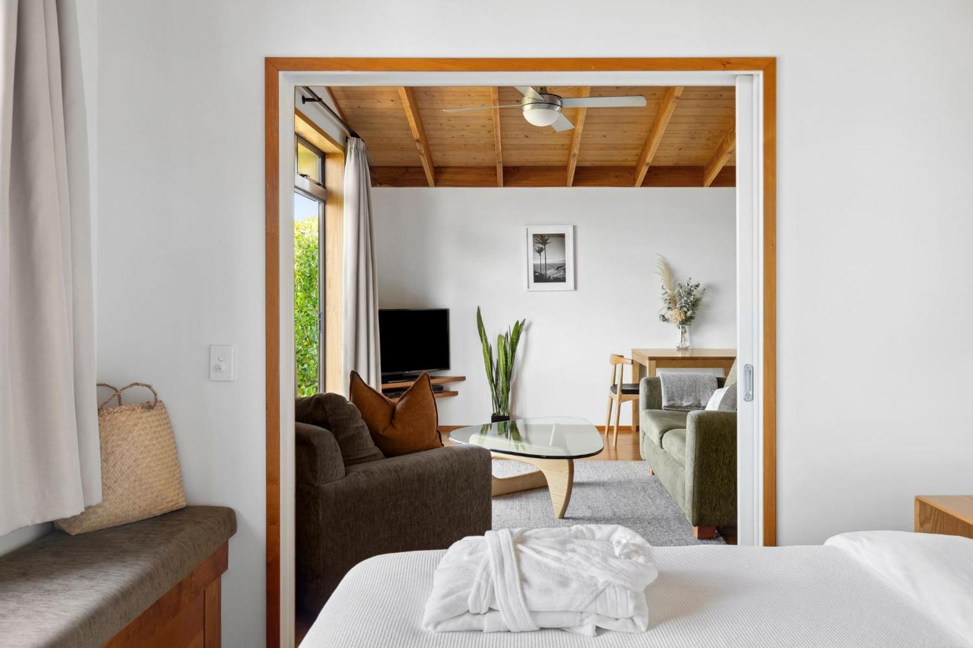 Adrift In Golden Bay- Absolute Beachfront Villas (Adults Only) Collingwood Bagian luar foto