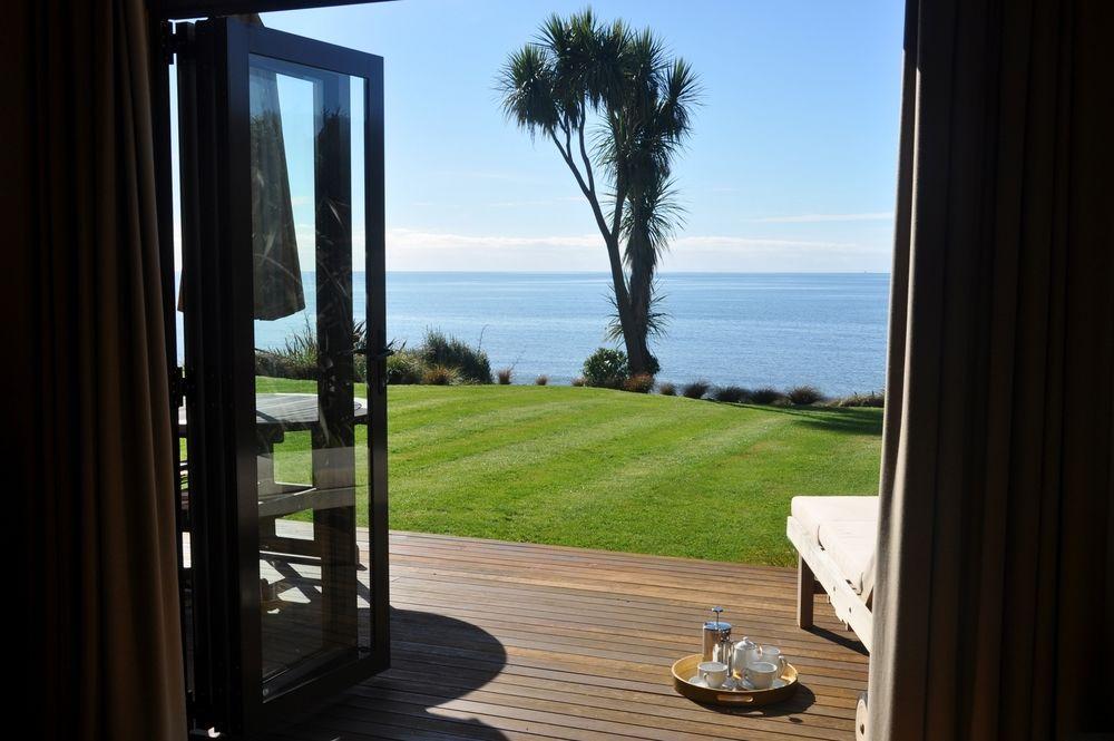 Adrift In Golden Bay- Absolute Beachfront Villas (Adults Only) Collingwood Bagian luar foto