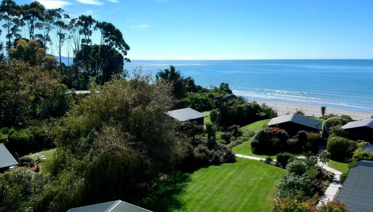 Adrift In Golden Bay- Absolute Beachfront Villas (Adults Only) Collingwood Bagian luar foto
